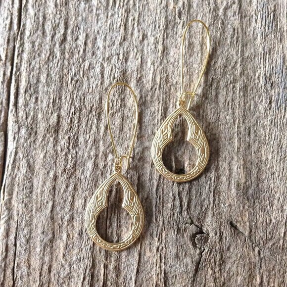 Golden Raw Brass Keyhole Drop Earrings Boho Ethnic Eclectic Moroccan Flamenco - Picture 6 of 7